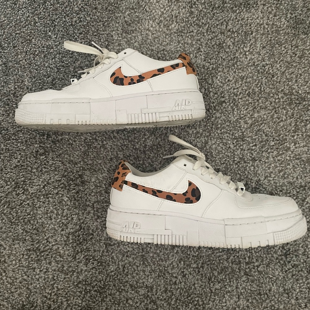 Nike Leopard Air Force 1 Pixel
